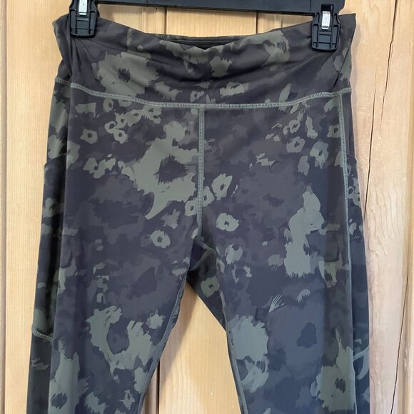 Vuori Womens Stride Performance Floral Camo Pocket Legging Medium Green SP EXC - Picture 7 of 12